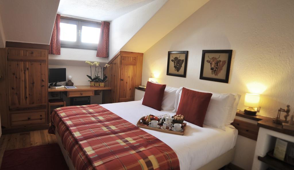 Hotel La Grange Courmayeur Kamer foto